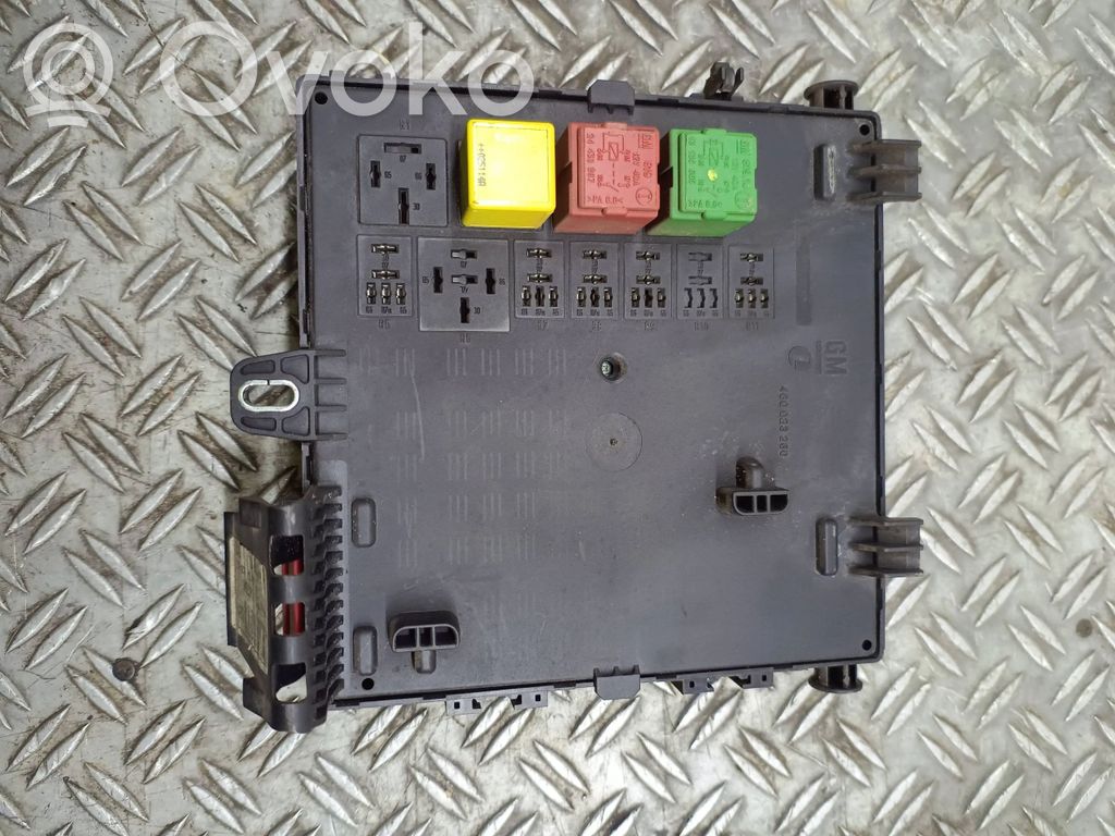 Opel Vectra C Fuse module 