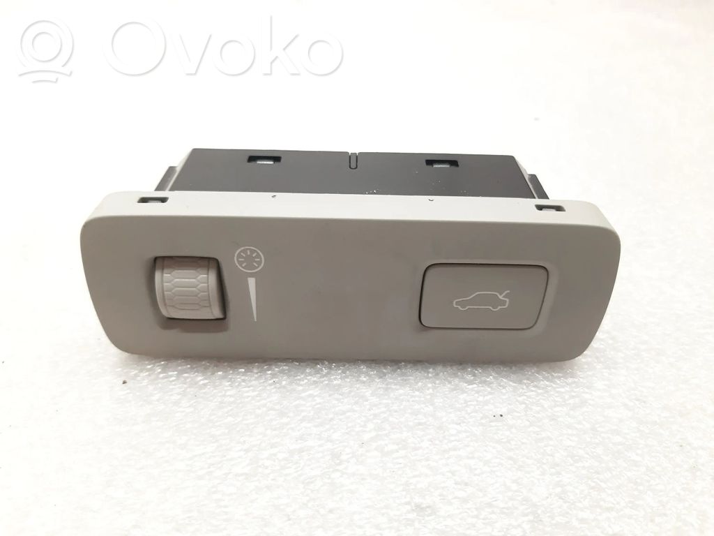 Volvo XC90 Tailgate opening switch 