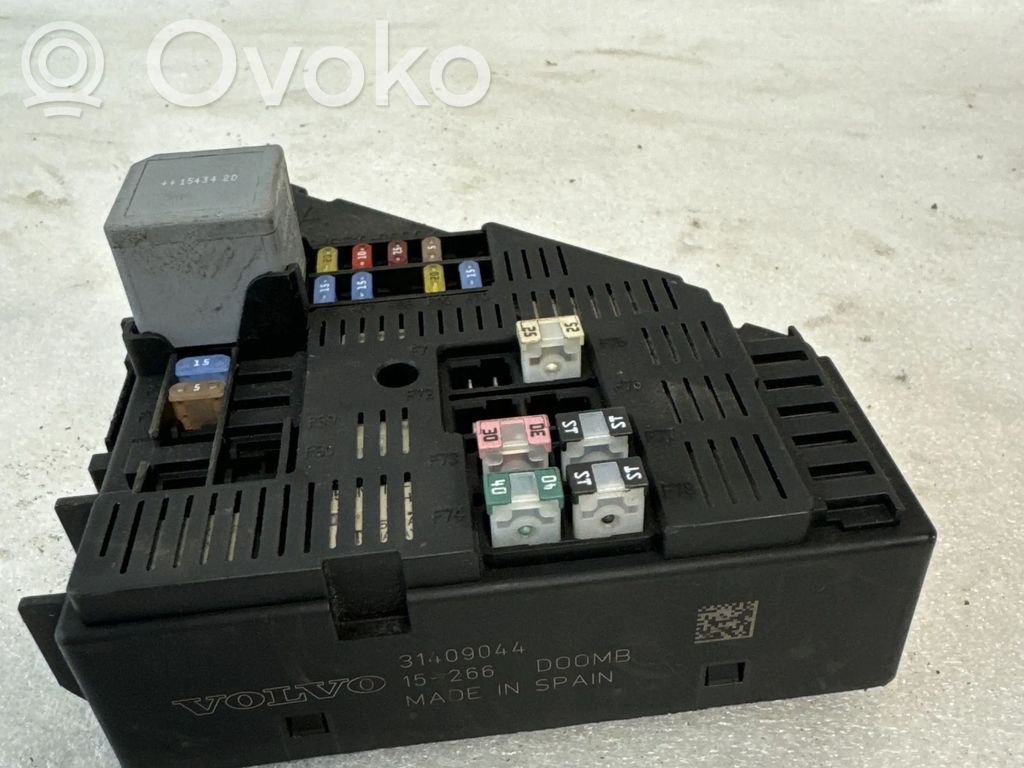 Volvo XC90 Fuse module 
