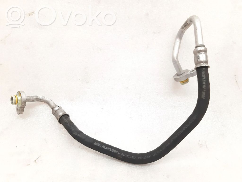 Volvo XC90 Ilmastointilaitteen putki (A/C) 