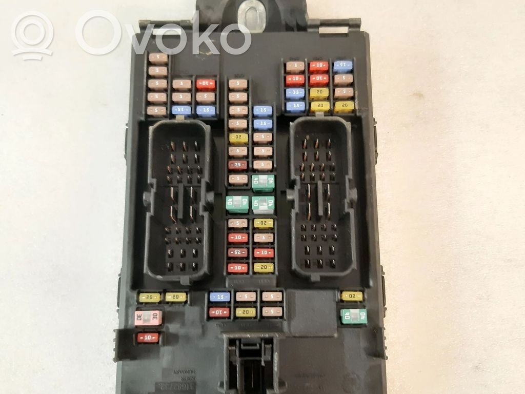 Volvo S90, V90 Drošinātāju bloks 