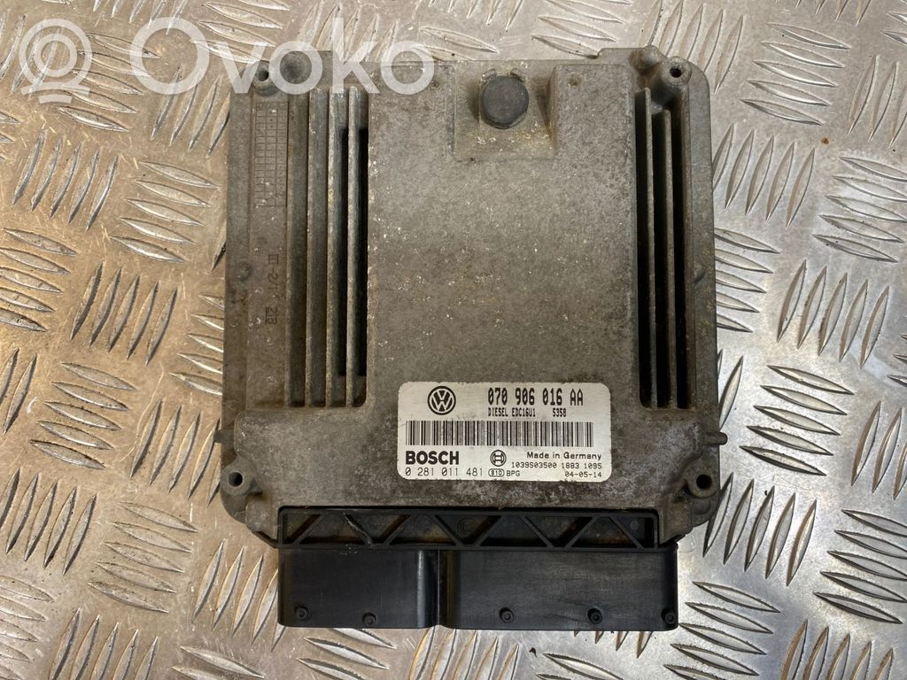 Volkswagen Touareg I Engine control unit/module 