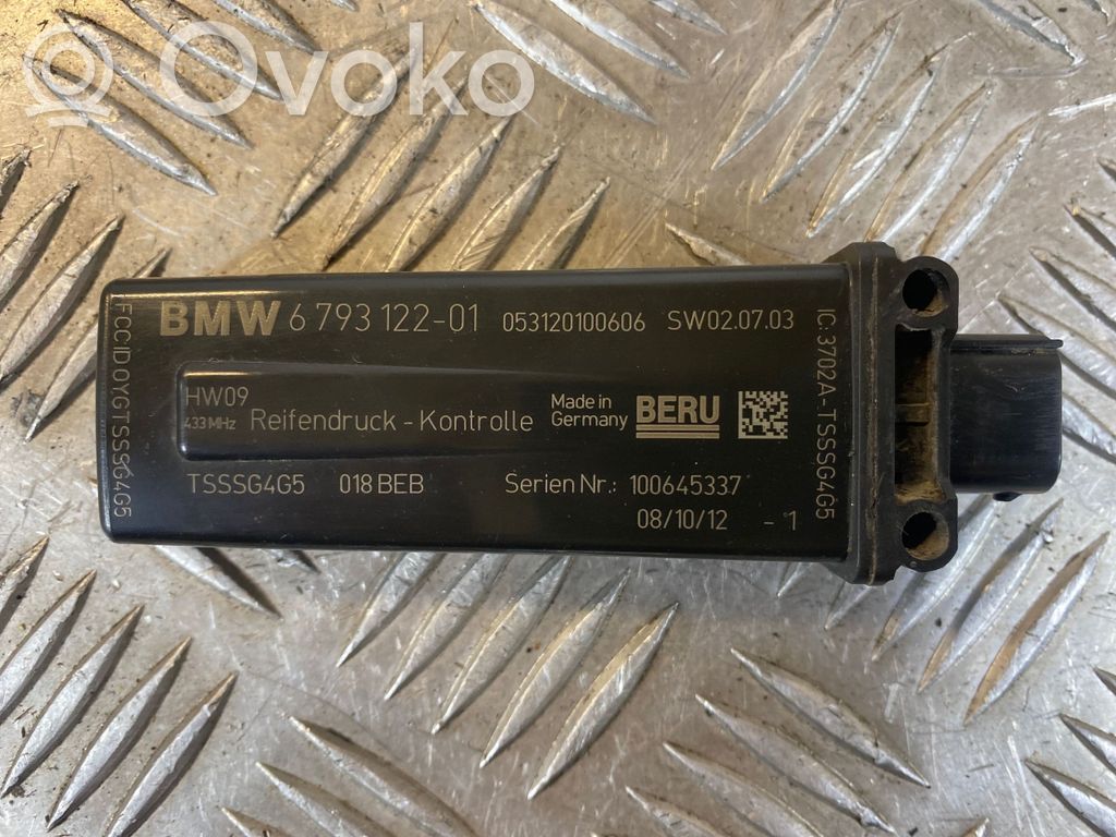 BMW X5 E70 Rengaspaineen valvontayksikkö 