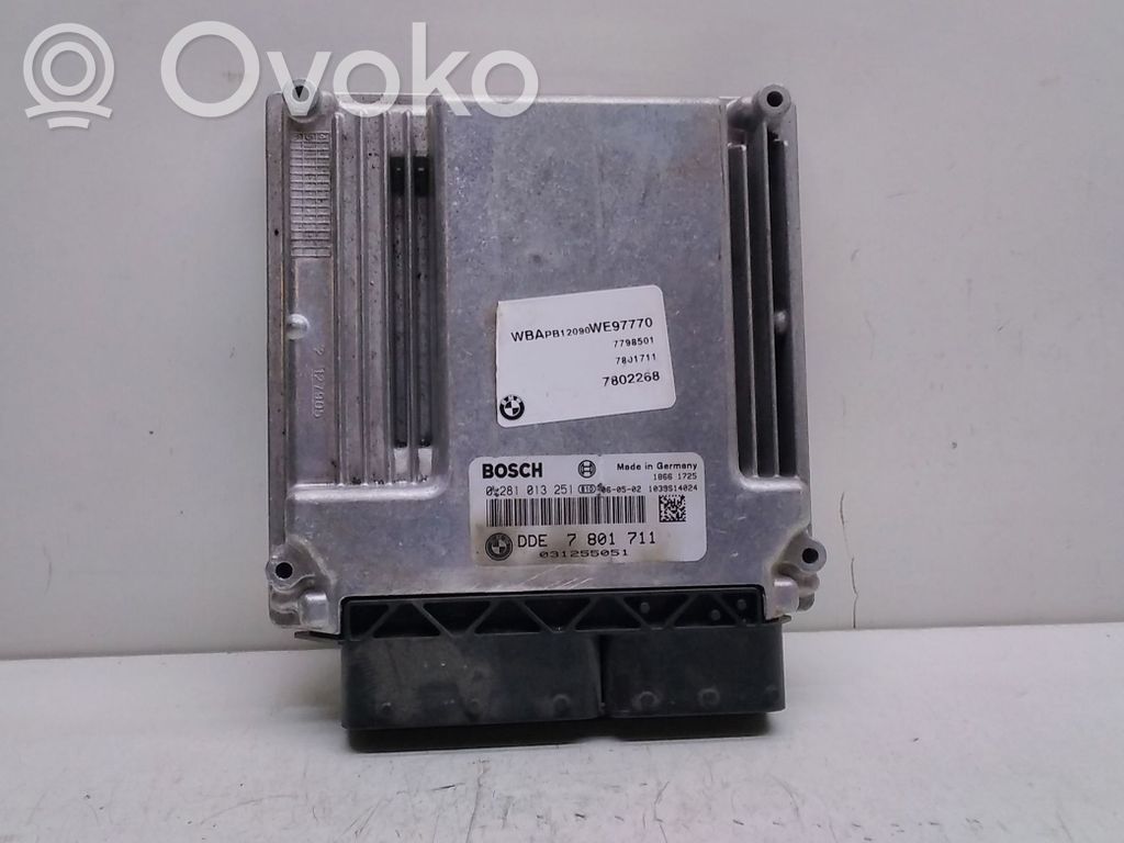 BMW X3 E83 Dzinēja vadības bloks 
