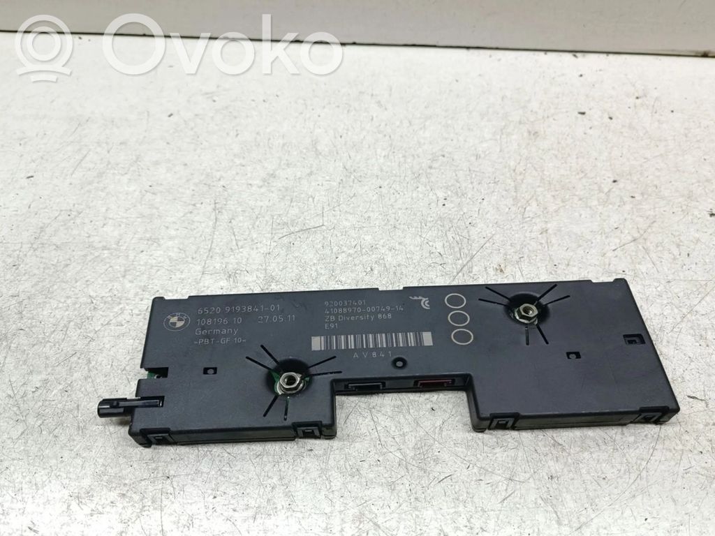 BMW 3 E90 E91 Antenas pastiprinātājs 