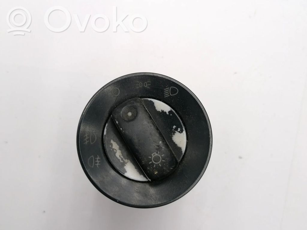 Skoda Octavia Mk1 (1U) Light switch 