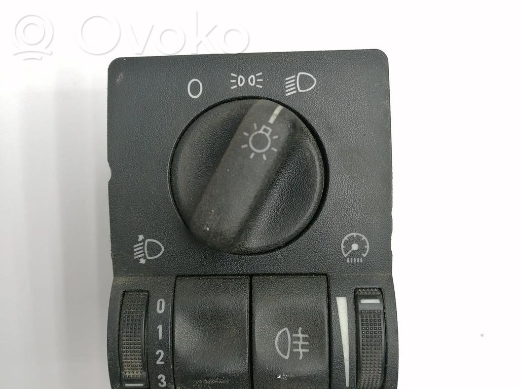Opel Astra G Light switch 