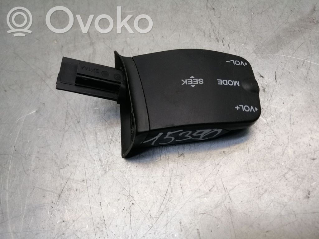 Ford Focus Multifunctional control switch/knob 