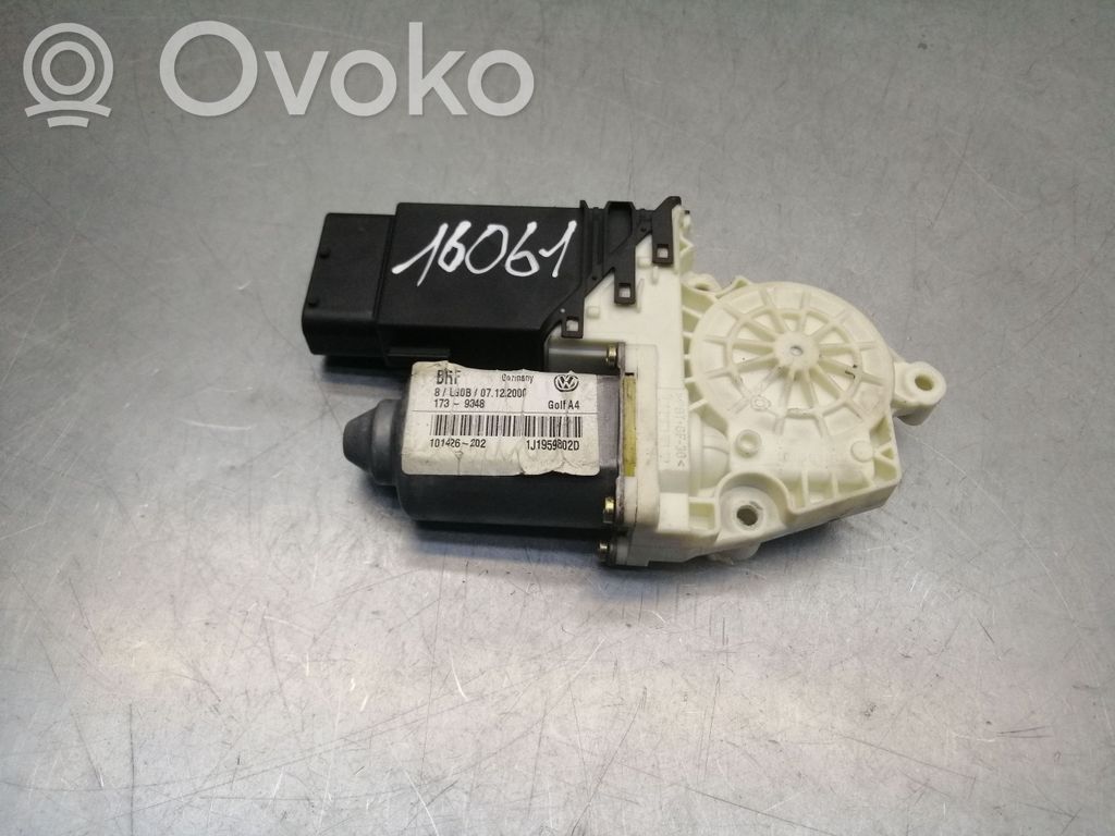 Volkswagen Golf IV Silnik regulatora szyby drzwi przednich 