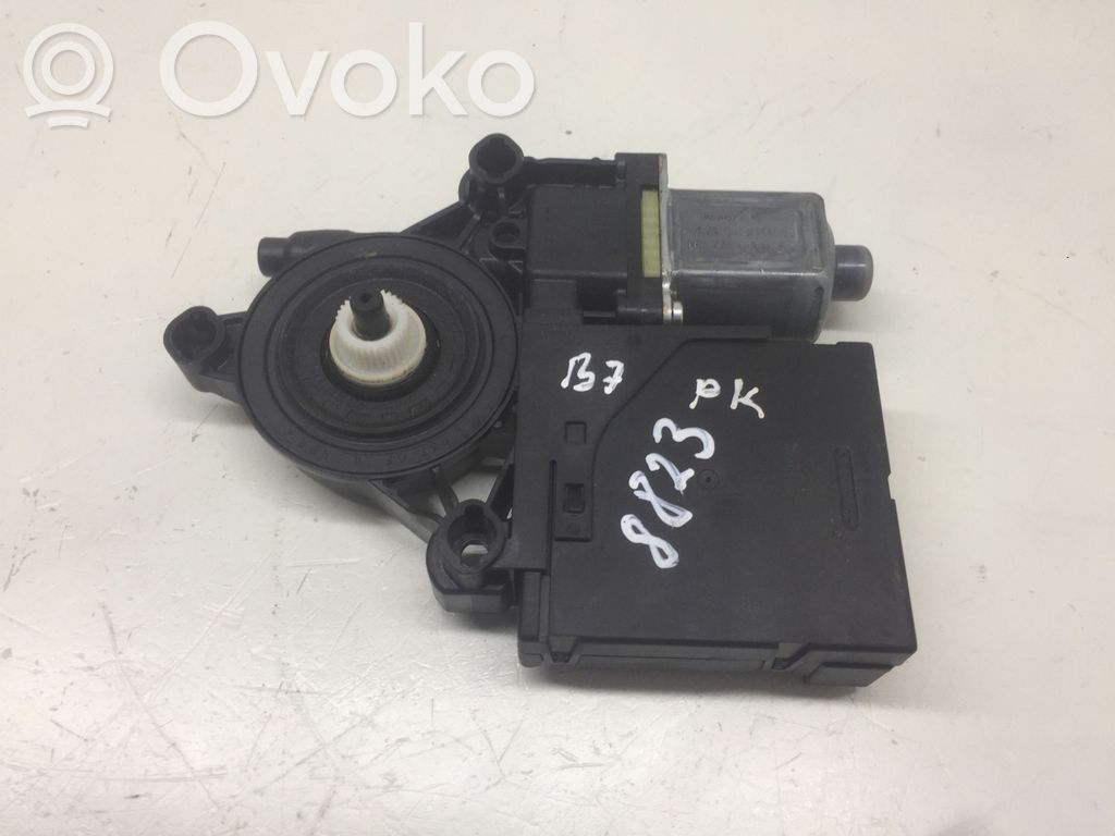 Volkswagen PASSAT B7 Silnik regulatora szyby drzwi przednich 