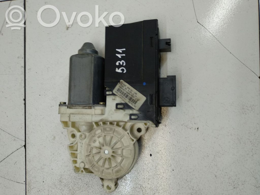 Citroen C5 Front door window regulator motor 