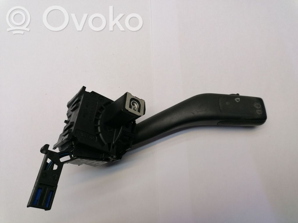Volkswagen Golf V Wiper control stalk 