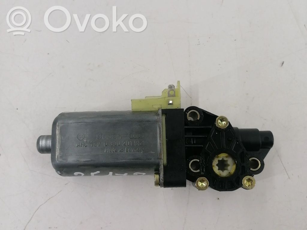 Motor de cortina de puerta trasera.   0390201951