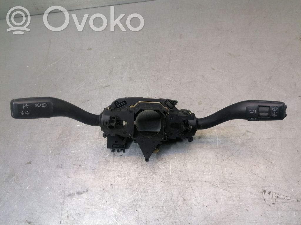 Audi A4 S4 B6 8E 8H Wiper turn signal indicator stalk/switch 