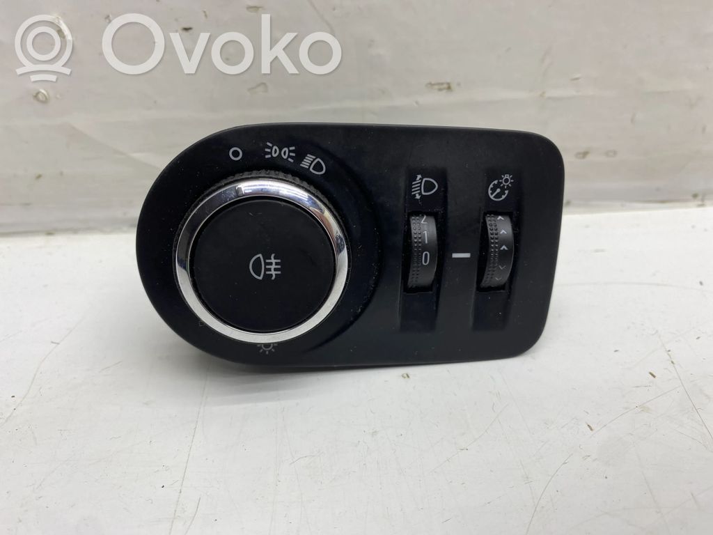 Opel Zafira C Light switch 