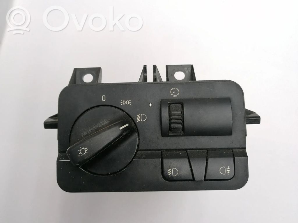 Light switch   086480064