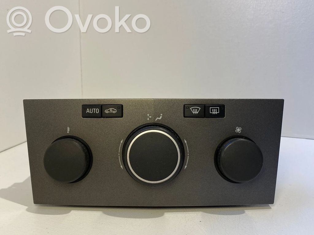 Opel Astra H Climate control unit 