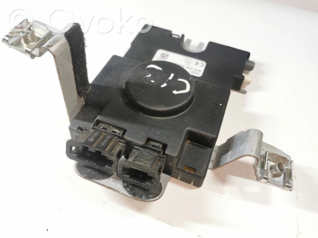 Audi A3 S3 8P Aerial antenna amplifier 