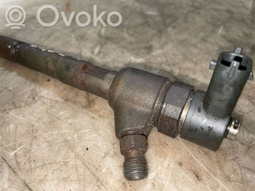 Opel Combo C Fuel injector 