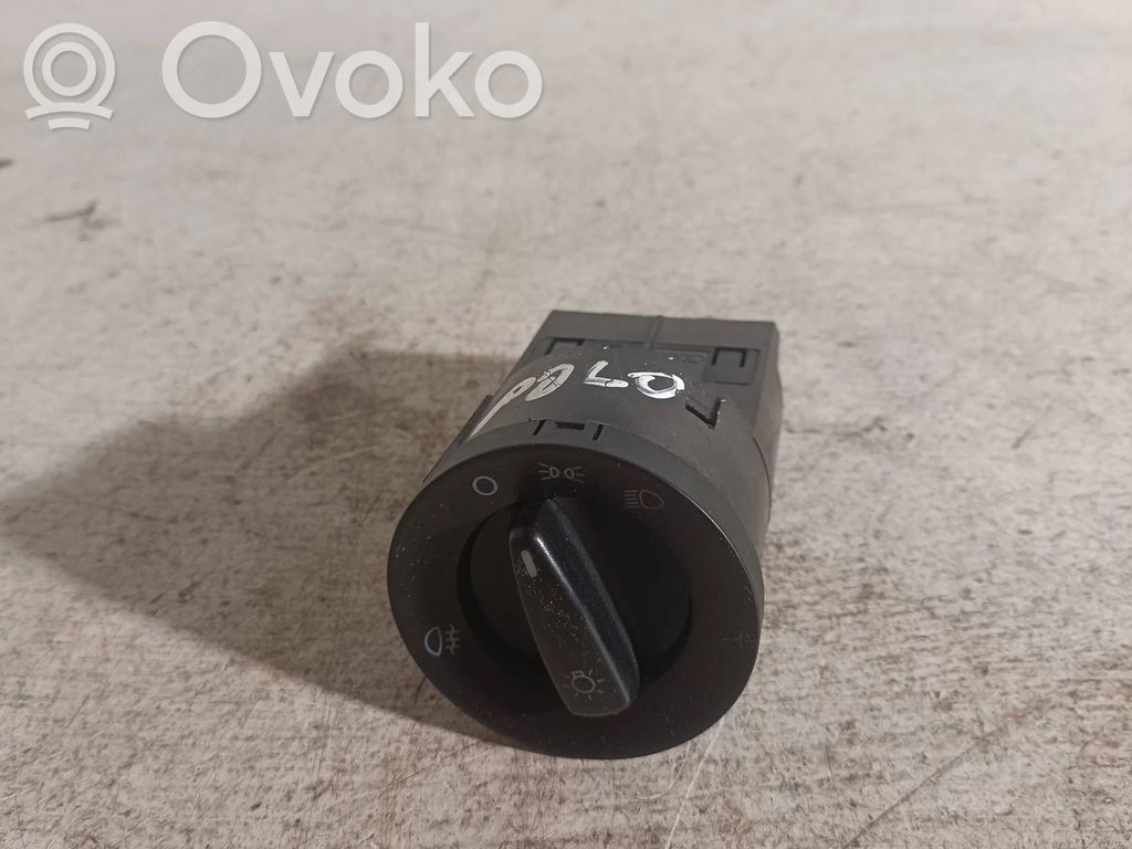 Volkswagen Polo Light switch 