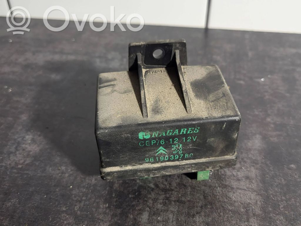 Peugeot 406 ABS relay 