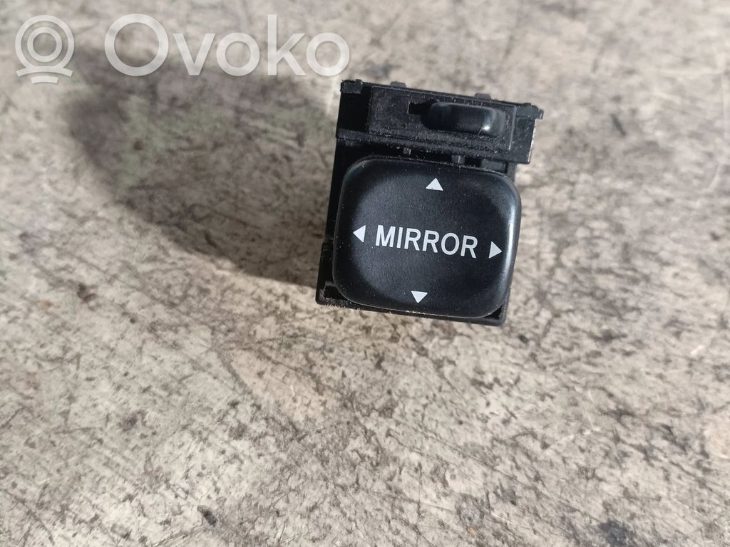 Toyota Yaris Wing mirror switch 