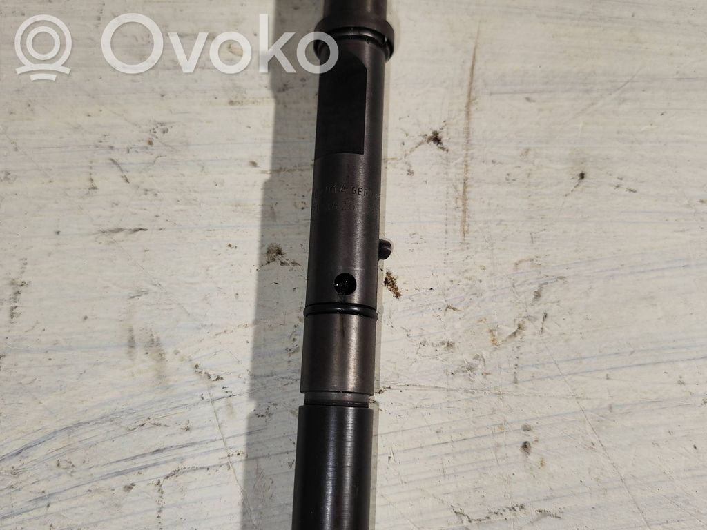 Audi A6 S6 C5 4B Fuel injector 