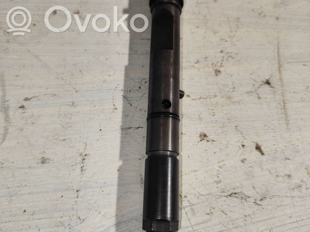 Audi A6 S6 C5 4B Fuel injector 