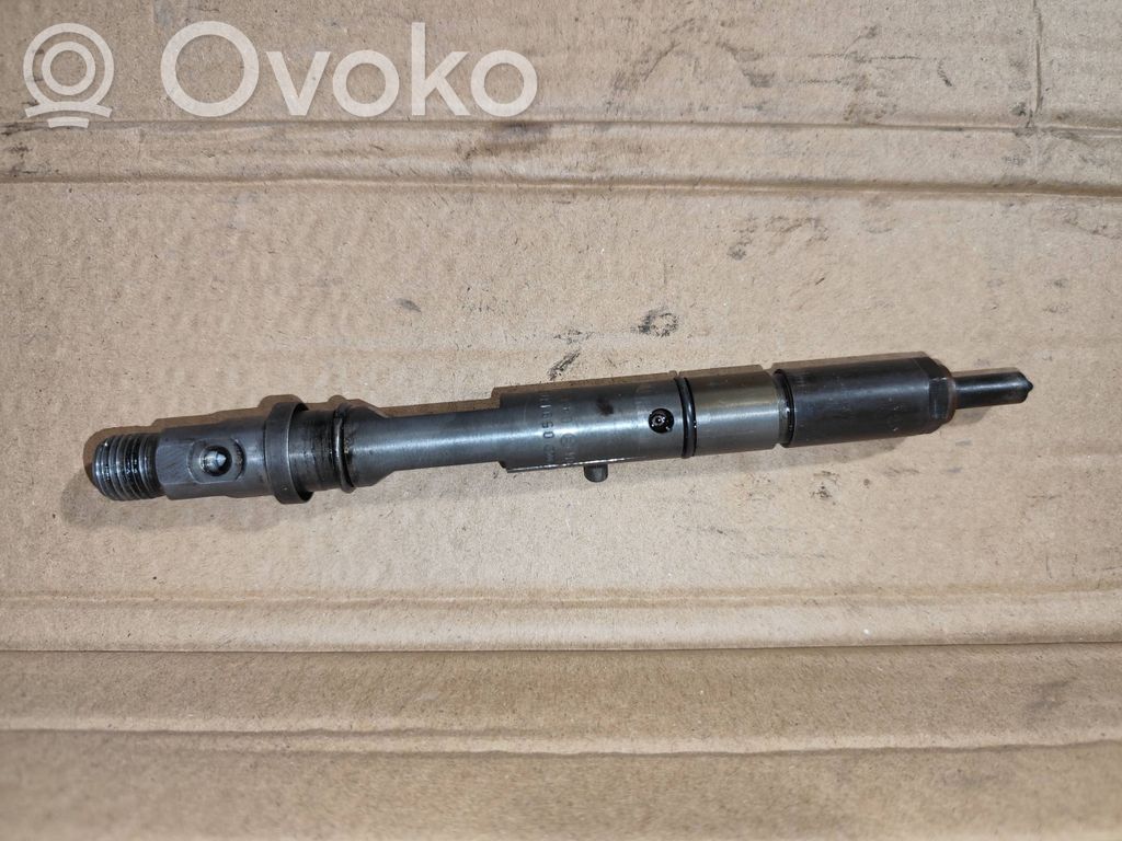 Audi A6 S6 C5 4B Fuel injector 