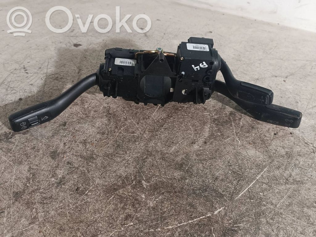 Audi A4 S4 B6 8E 8H Wiper turn signal indicator stalk/switch 