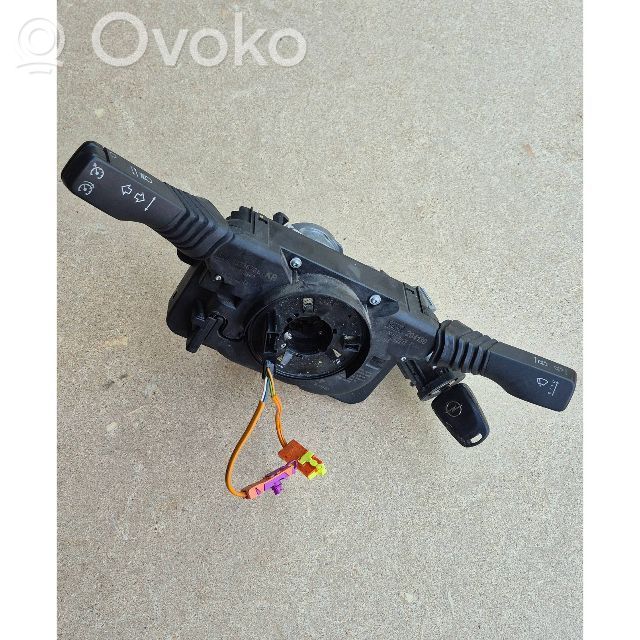 Opel Astra H Interruptor/palanca de limpiador de luz de giro 