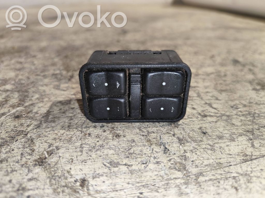 Opel Zafira A Electric window control switch 