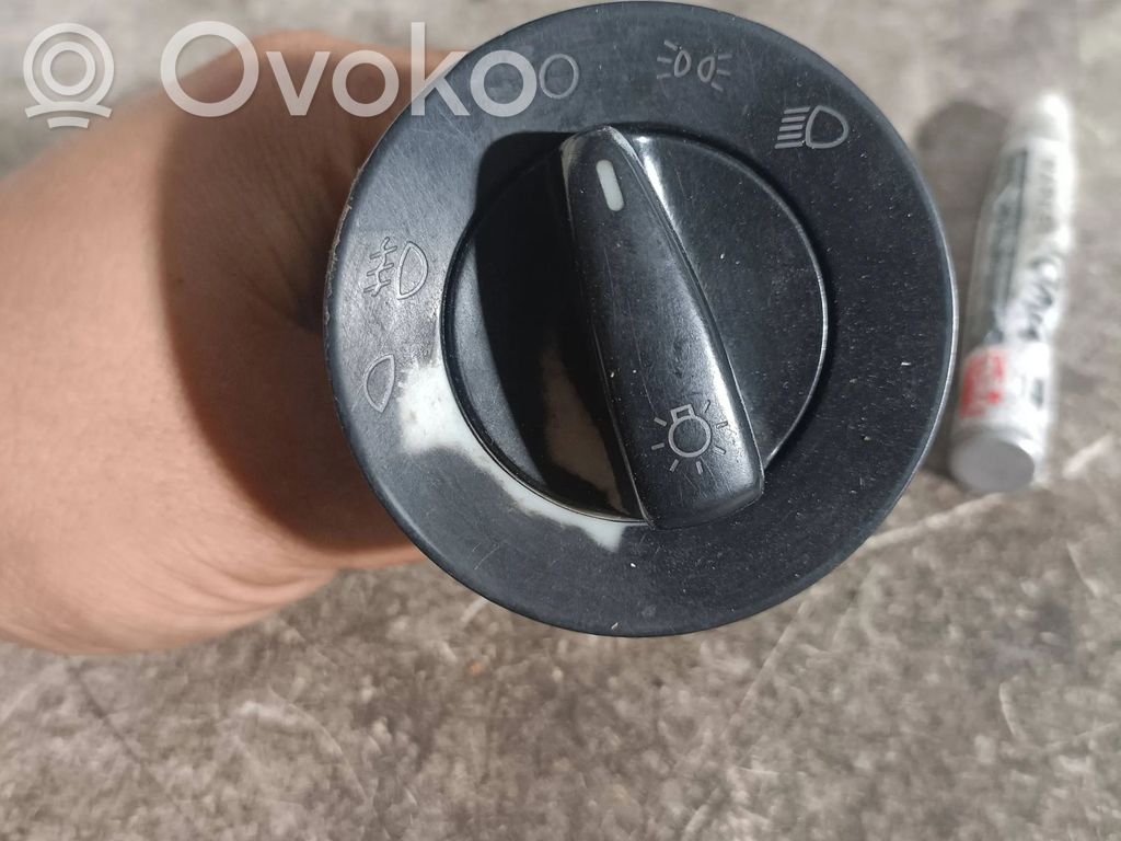 Skoda Octavia Mk1 (1U) Light switch 