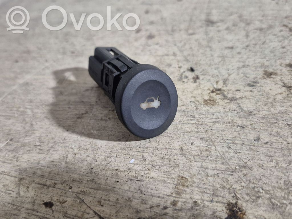 Ford Fiesta Tailgate/trunk/boot open switch 
