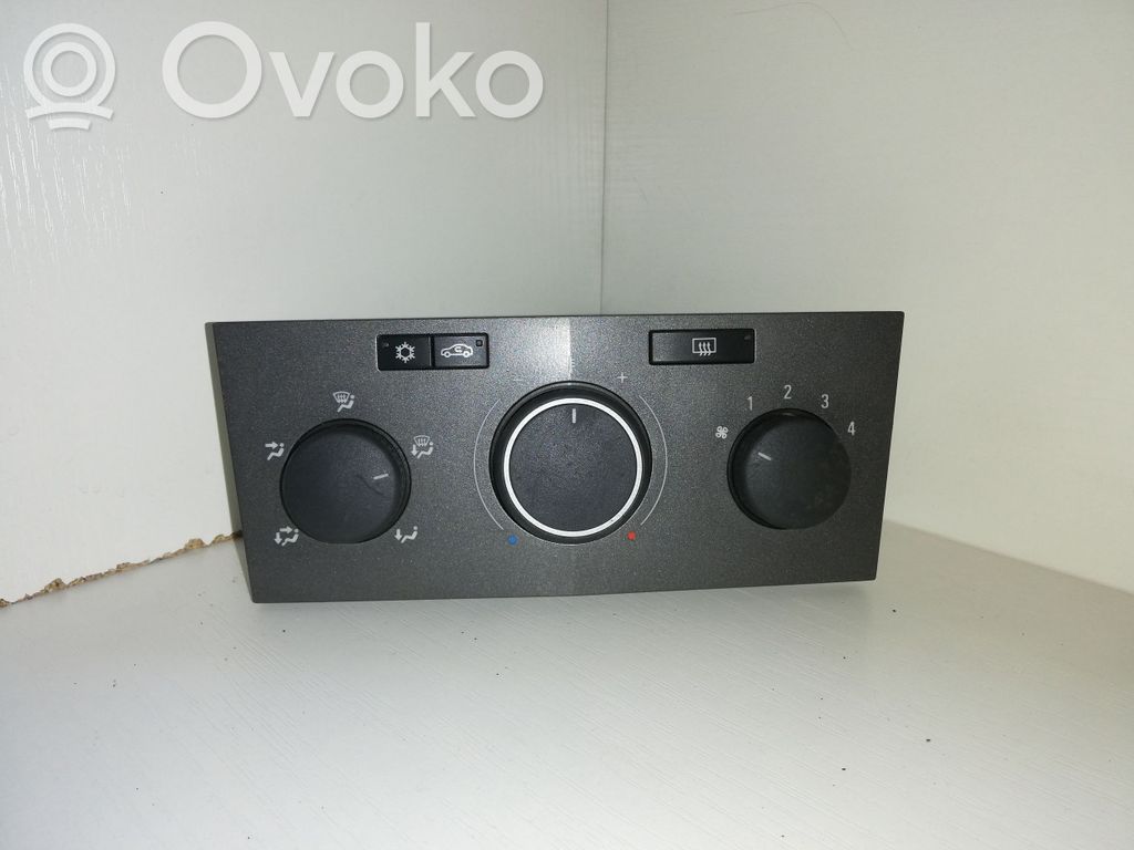 Opel Astra H Climate control unit 