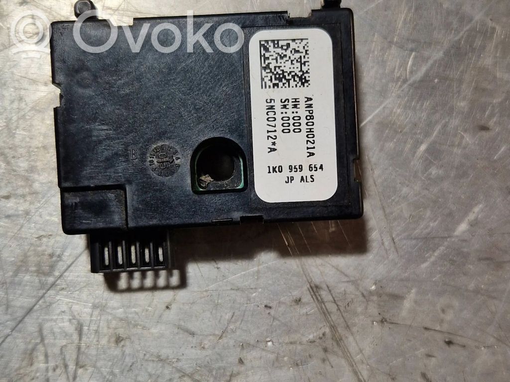 Volkswagen PASSAT B7 Steering angle sensor 