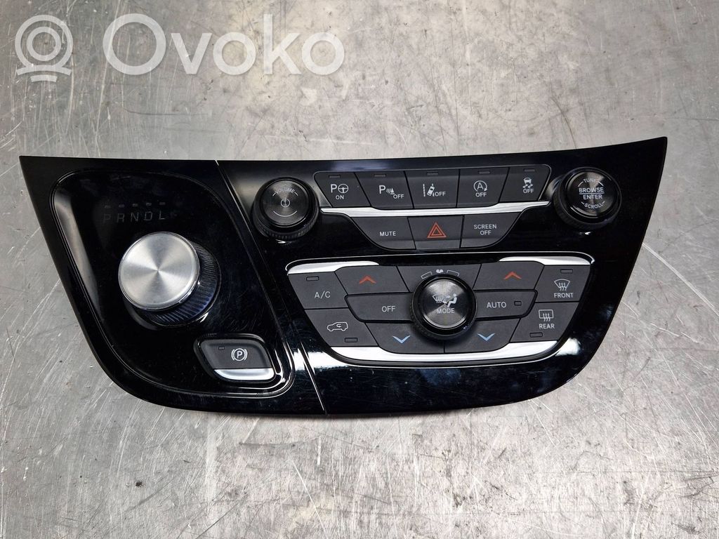 Chrysler Pacifica Climate control unit 