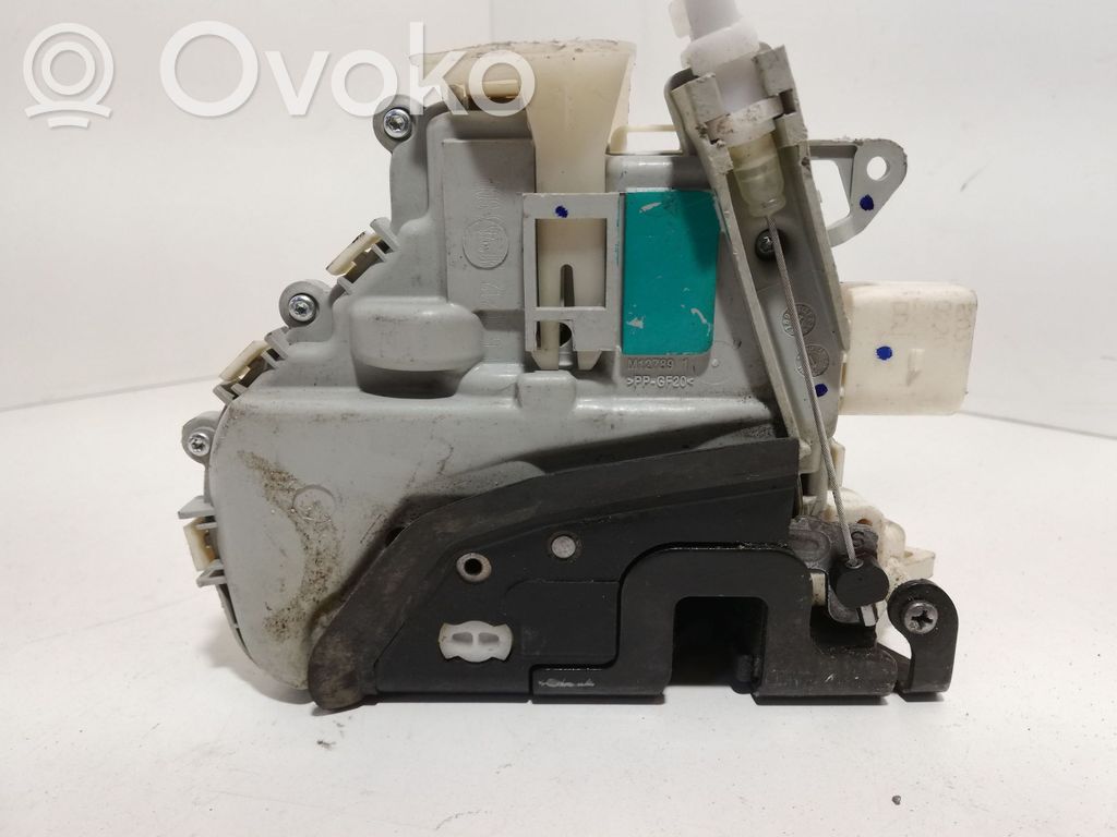 Audi A4 S4 B8 8K Front door lock 