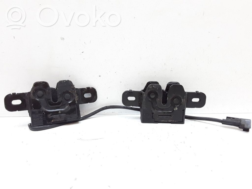 Volvo V70 Engine bonnet/hood lock/catch 
