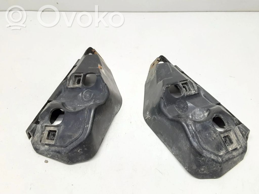 Volvo V50 Front bumper mounting bracket 