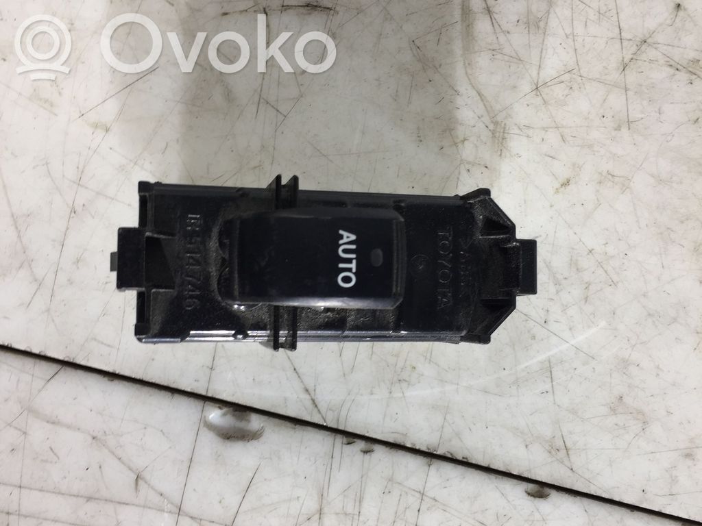 Toyota Avensis Verso Electric window control switch 