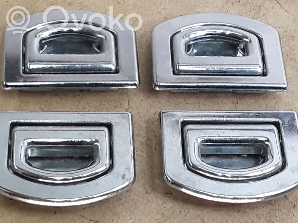 Volkswagen PASSAT B5.5 Другая деталь отделки багажника 