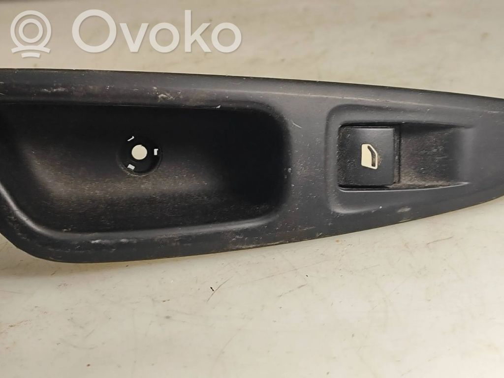 Peugeot 308 Electric window control switch 