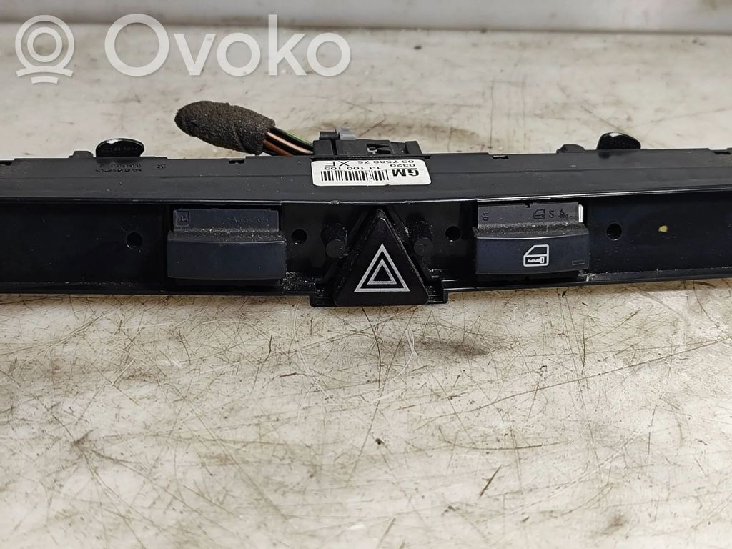 Opel Astra H Hazard light switch 