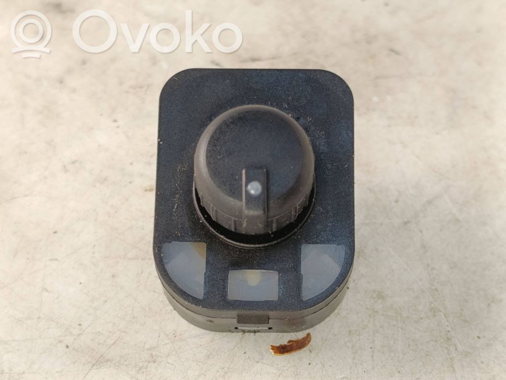 Audi A4 S4 B7 8E 8H Wing mirror switch 