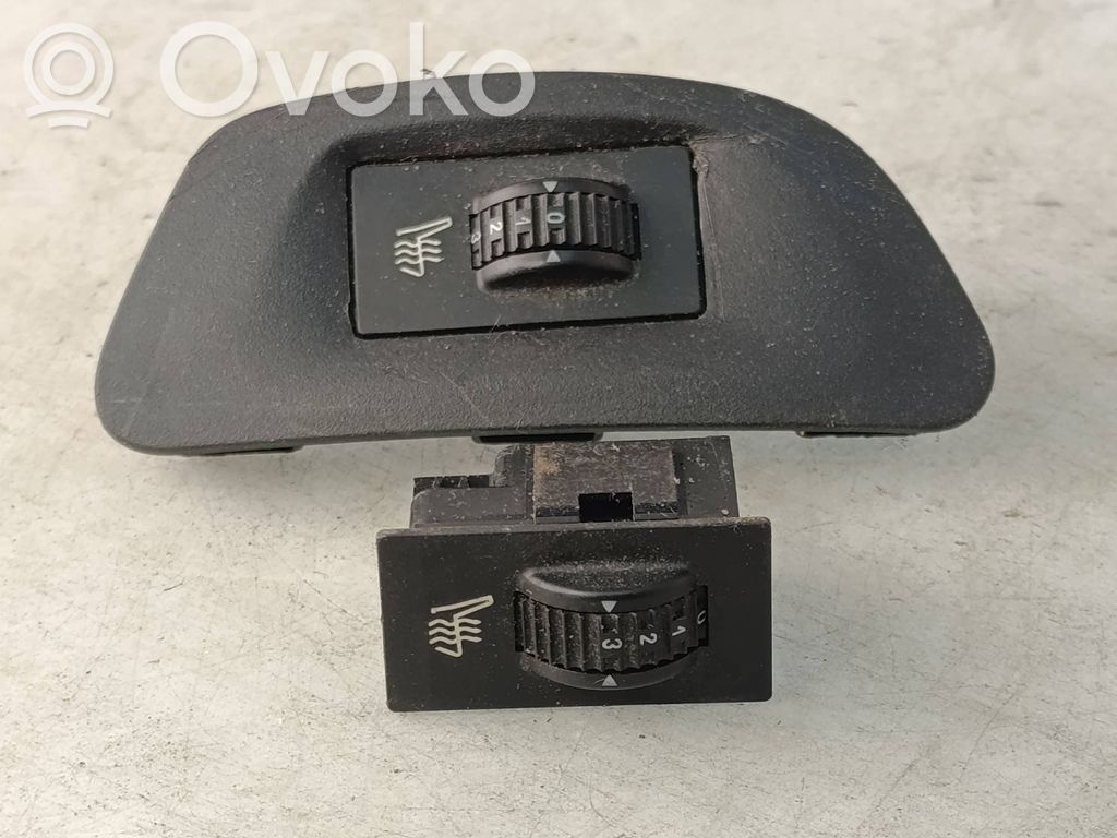 Peugeot 407 Seat heating switch 