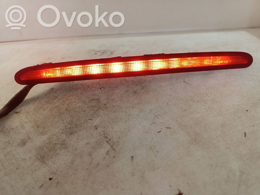 Opel Astra J Kolmas/lisäjarruvalo 