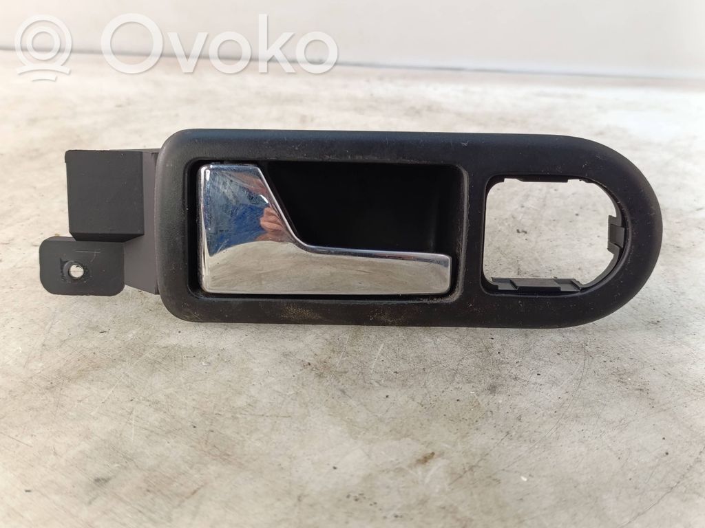 Volkswagen PASSAT B5.5 Front door interior handle 