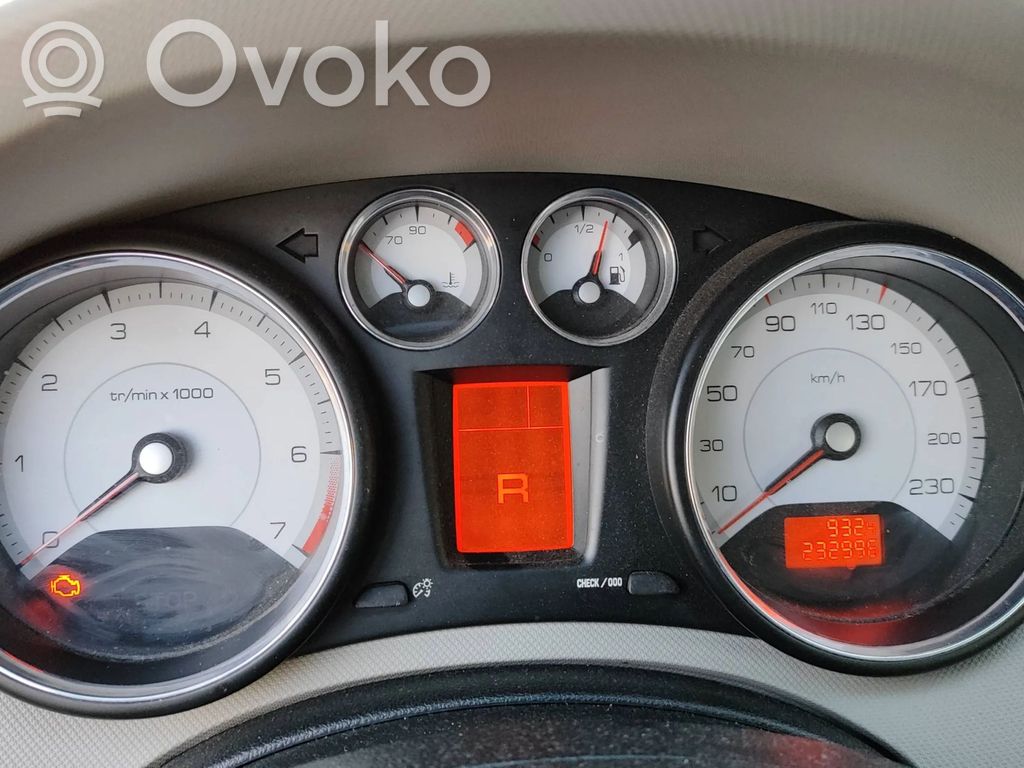 Peugeot 308 Speedometer (instrument cluster) 