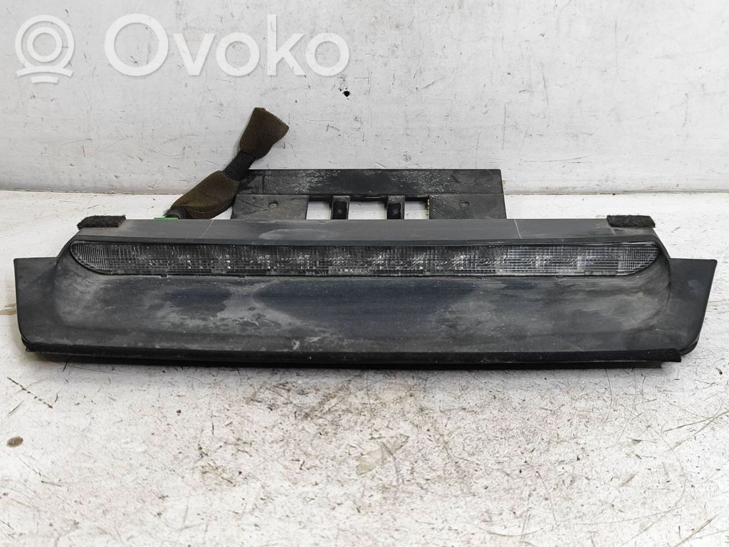 Volvo S60 Third/center stoplight 
